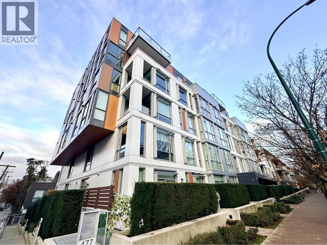 Photo principale - 469 W King Edward Ave