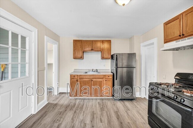 Building Photo - 128 Sisson Street