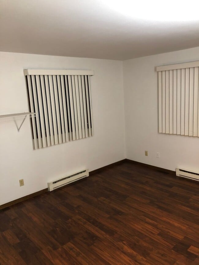 Interior Photo - 4651 GOVERNORS DR