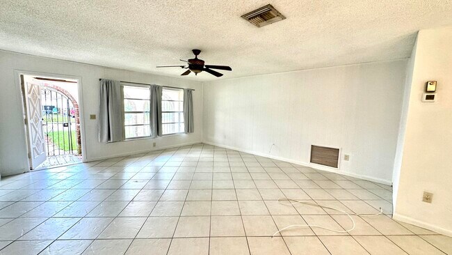 Foto del edificio - 22660 SW 64th Way