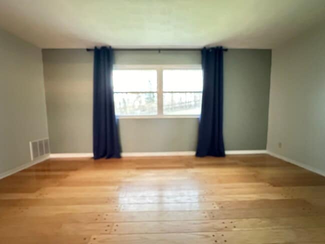 Living room - 5684 Red Oak Dr