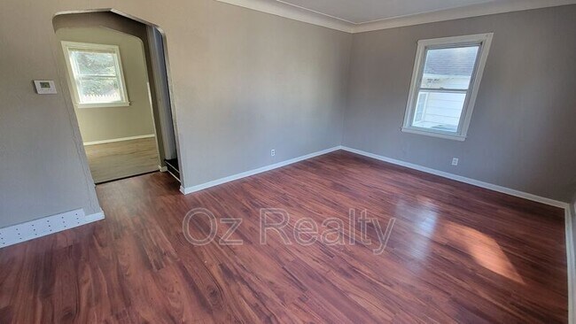 Building Photo - 811 Annabelle Dr