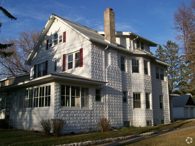 Foto del edificio - 1328 Dale St N