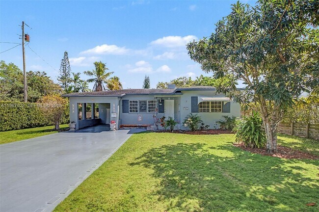 Building Photo - 7601 SW 59th Ct