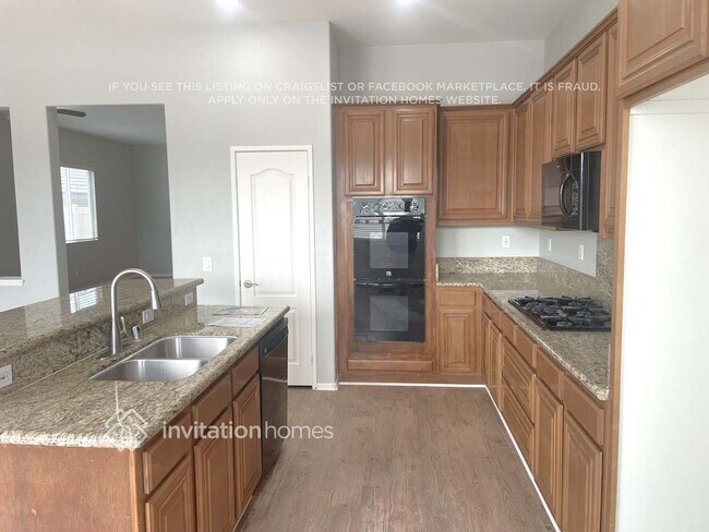 Building Photo - 835 Brownie Way
