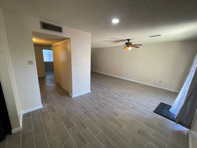 Building Photo - 2490 W Yowell Ct