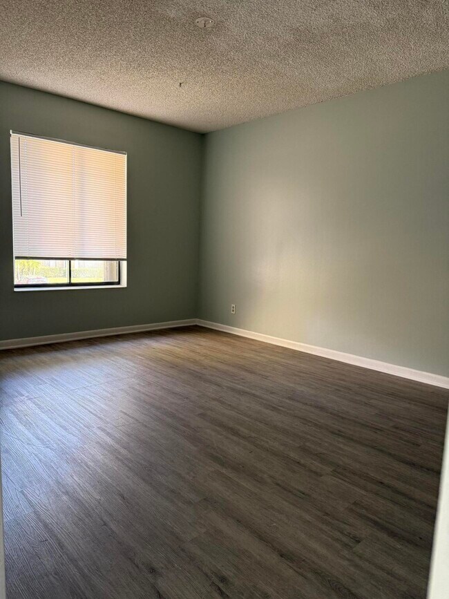 Foto del edificio - 718 Sunny Pine Way