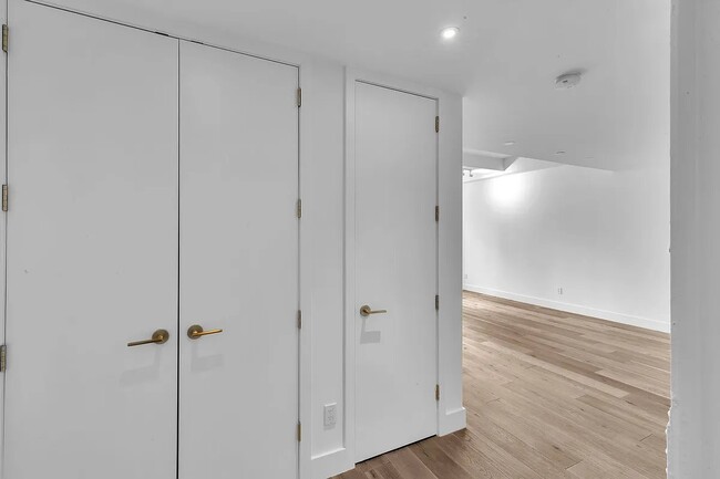 Building Photo - 93 Worth St