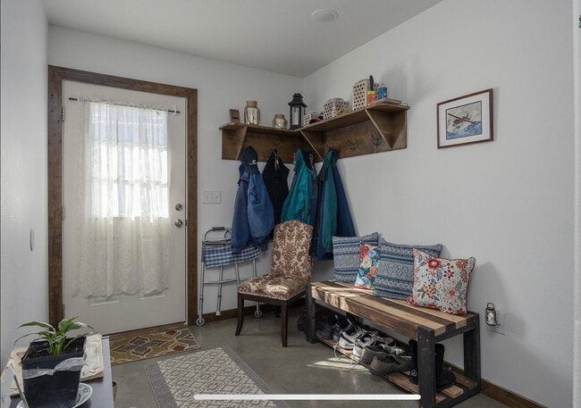 Entry Way - 415 E 5th Ave