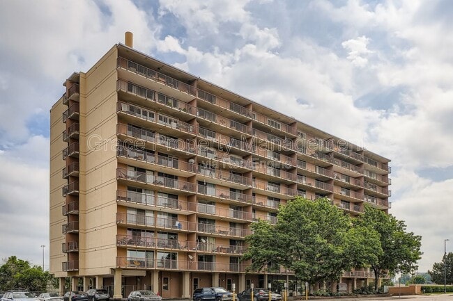 Photo - 2225 E Buchtel Blvd Apartment