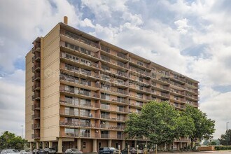 Building Photo - 2225 E Buchtel Blvd