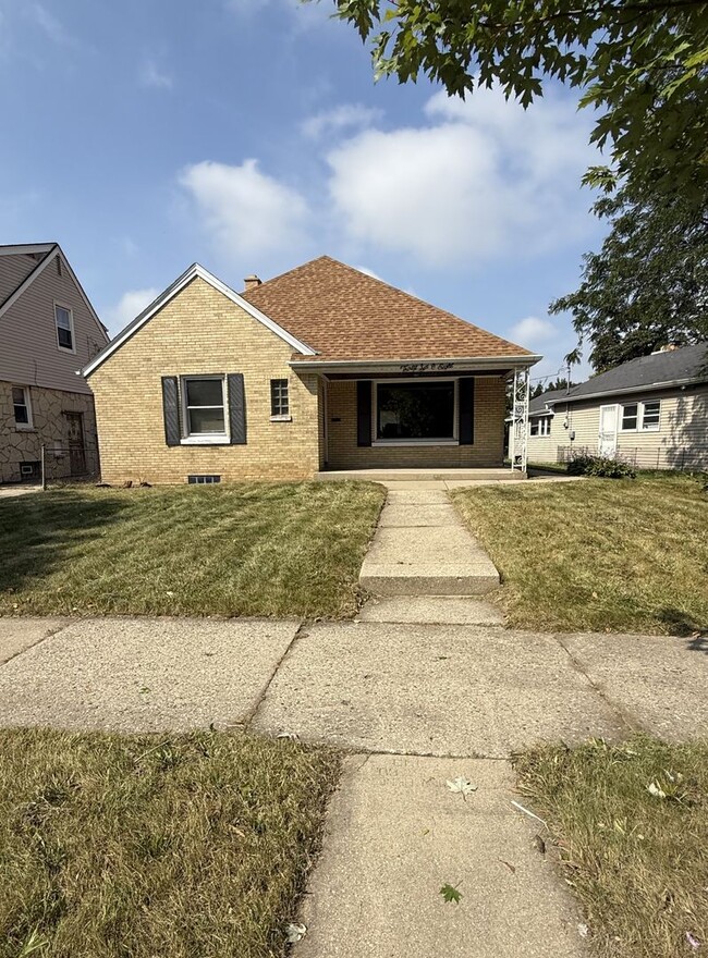 Building Photo - 3608 W Roosevelt Dr