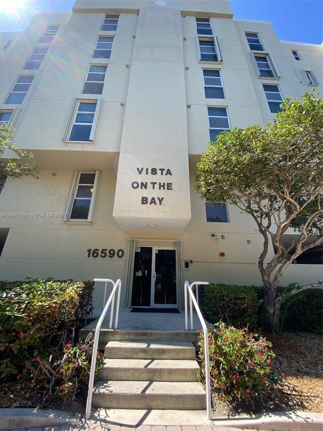 Foto del edificio - 16590 NE 26th Ave