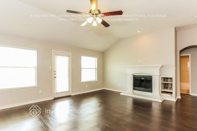 Foto del edificio - 904 Peach Ln