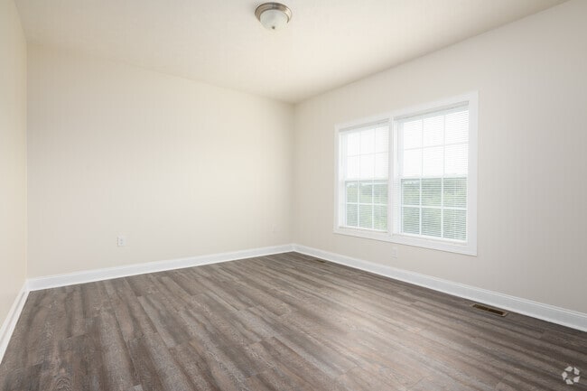 La Abadía - 1,647 pies cuadrados - Segundo dormitorio - 375-395 Skylar Dr