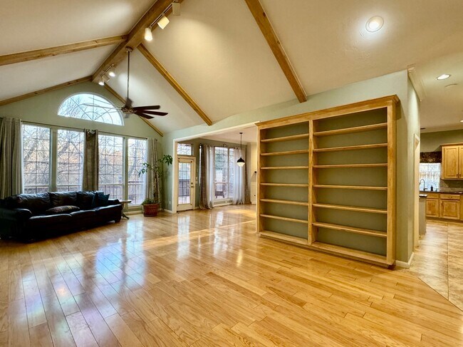 Building Photo - 1612 Rustic Creek Terrace