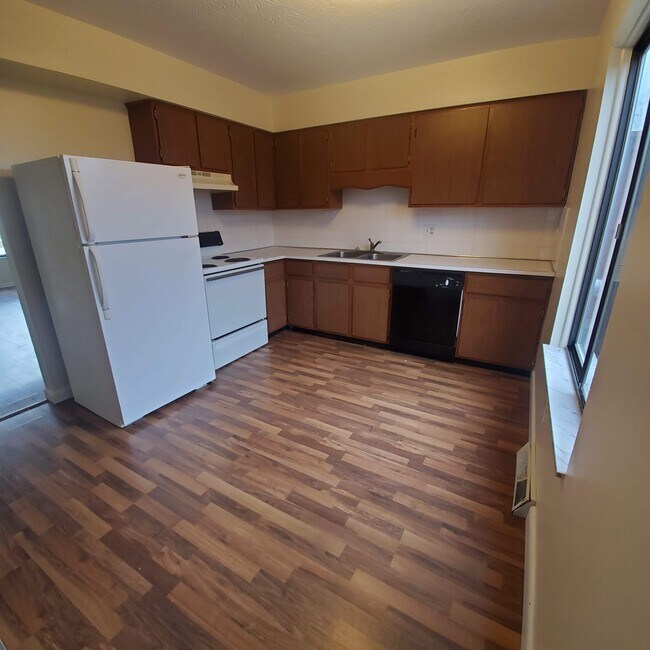 Kitchen - finishes may differ - 2416 Echo Valley Dr