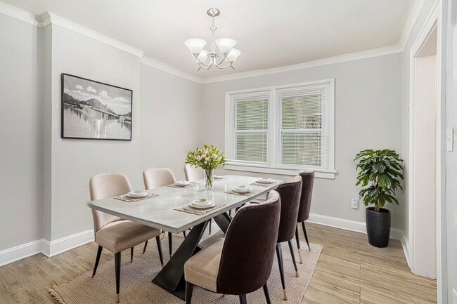 Foto del edificio - 2BR/1BA Gem in the heart of KC!