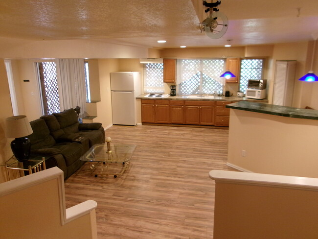 Building Photo - 17863 E Maplewood Cir