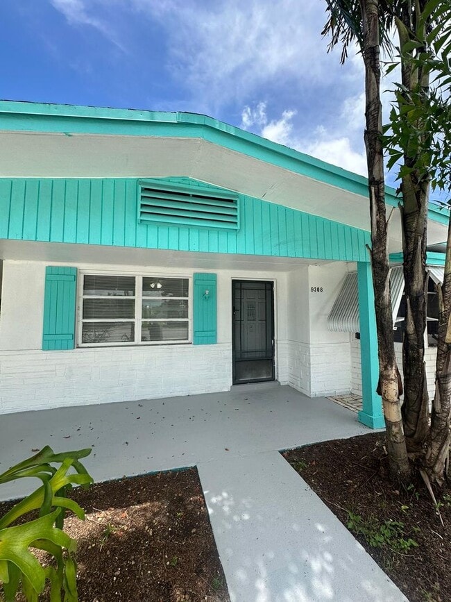 Building Photo - 9308 N Military Trl