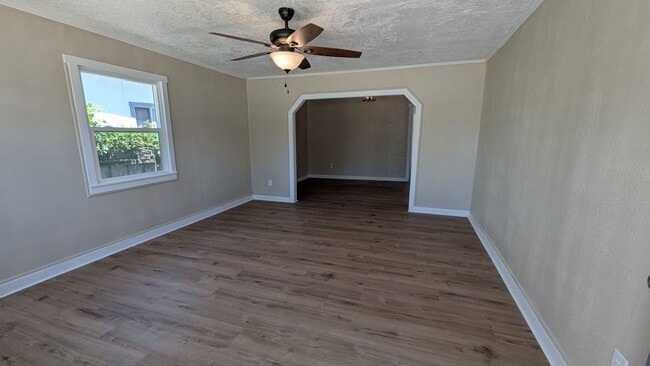 Foto del edificio - Remodeled 2 Bedroom 1 Bath Cottage Home