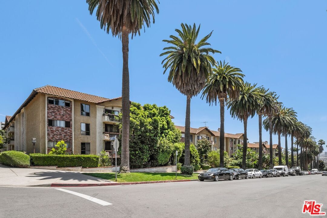 Primary Photo - 1750 Camino Palmero St