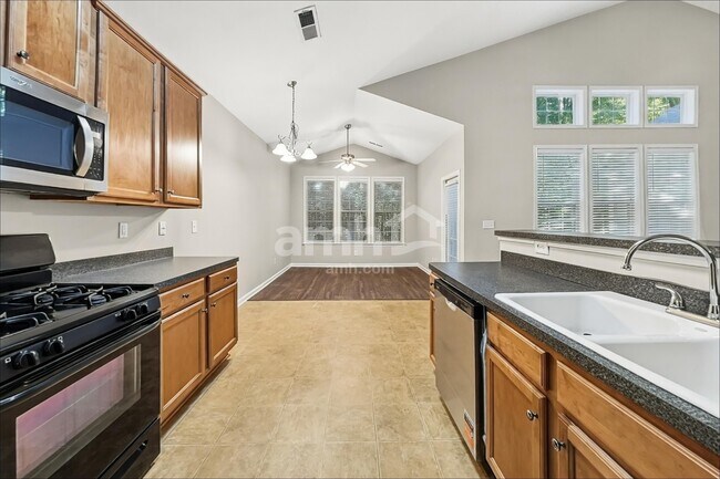 Foto del edificio - 5243 Centennial Hill Dr NW