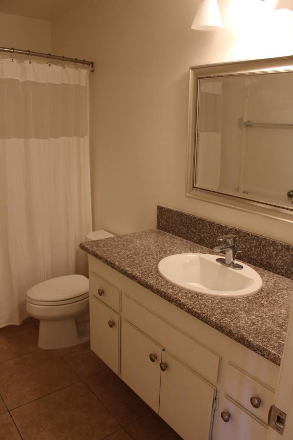 Building Photo - 16581 Regina Cir