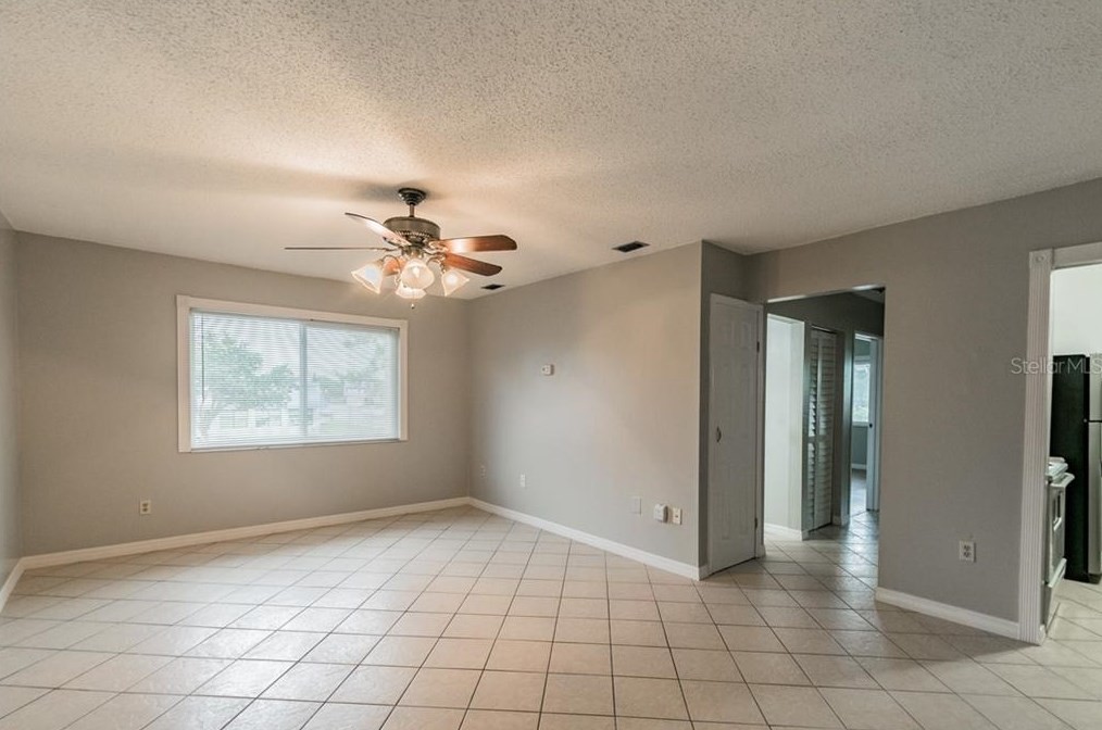 living room - 379 47th Ave N