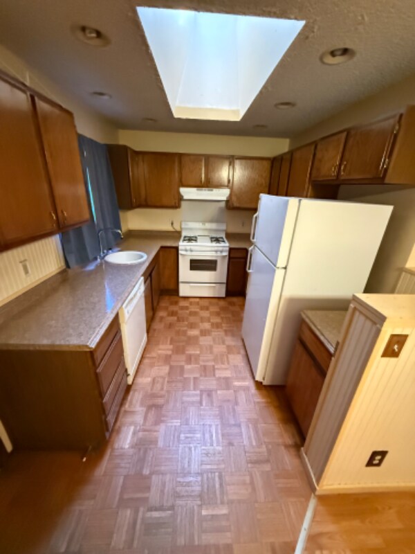 Foto del edificio - 450 Elm Ave