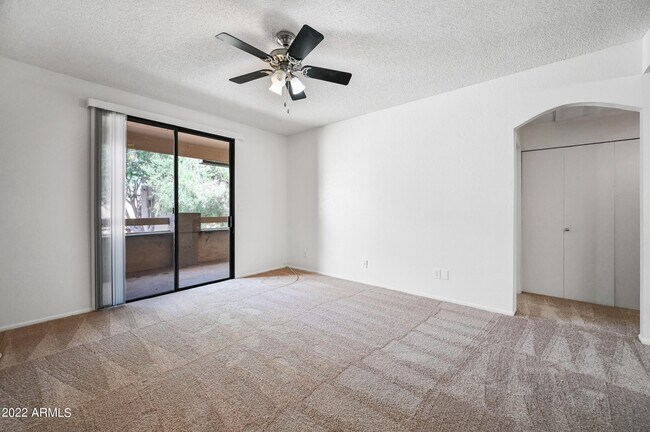 Foto del edificio - 1125 W Broadway Rd