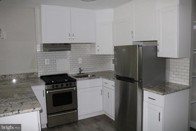 Building Photo - 6621 Wakefield Dr