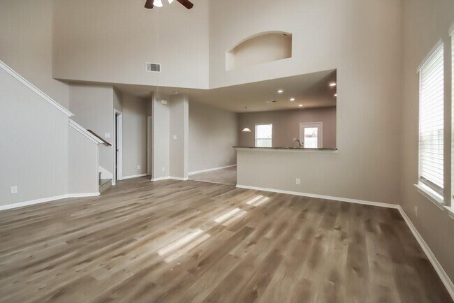 Building Photo - 307 Stevia Ave