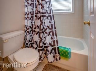 Building Photo - 2 br, 2 bath  - 1290B Century Oaks Dr