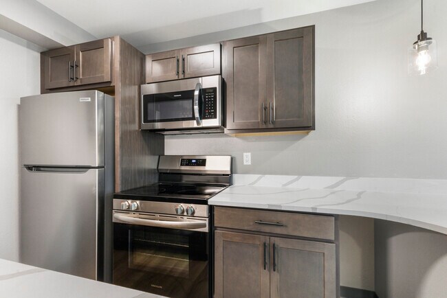 Renovated Corner Unit - Tanara Villa