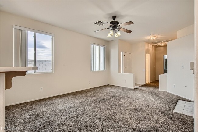 Foto del edificio - 8804 Crooked Shell Ave