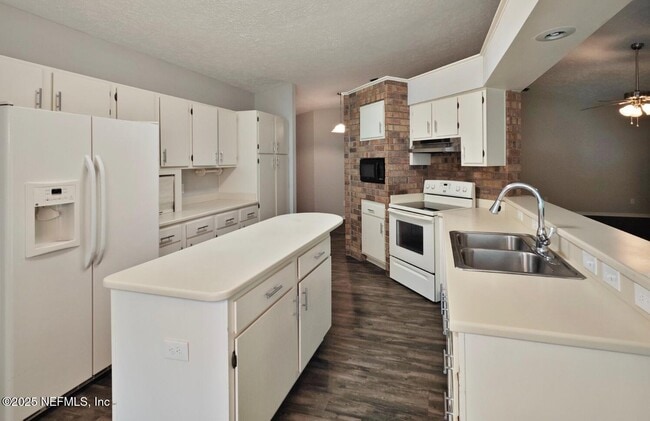 Foto del edificio - 3208 Turtle Creek Rd