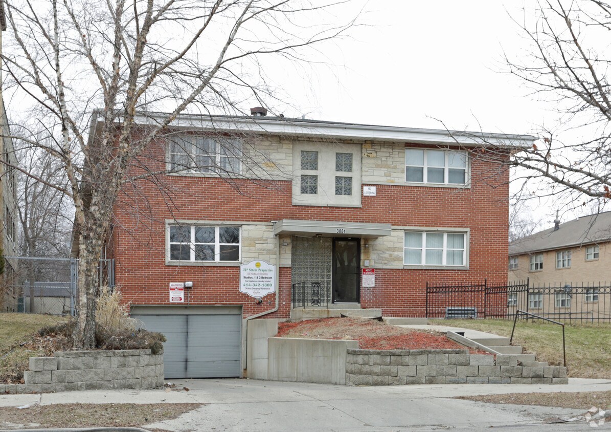 Building Photo - 3004 W Wells St