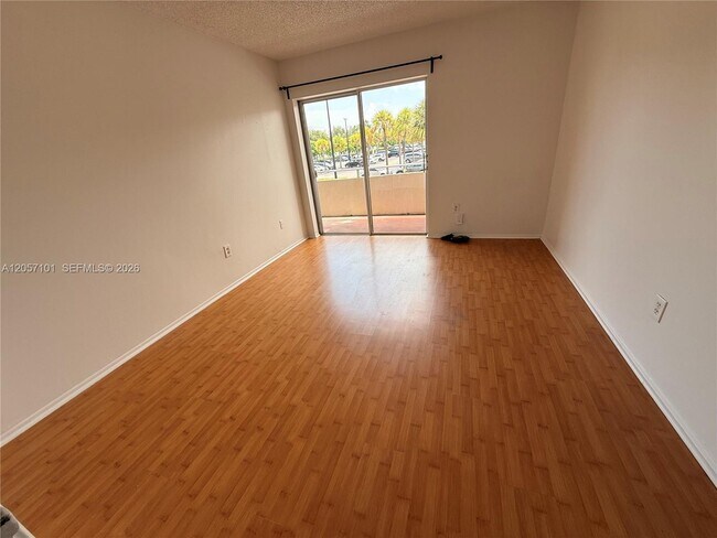 Foto del edificio - 7747 SW 86th St