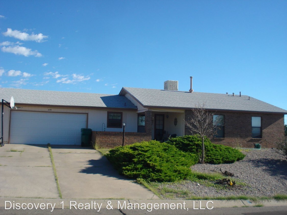 Primary Photo - 3 br, 2 bath House - 679 Pecos Loop SE