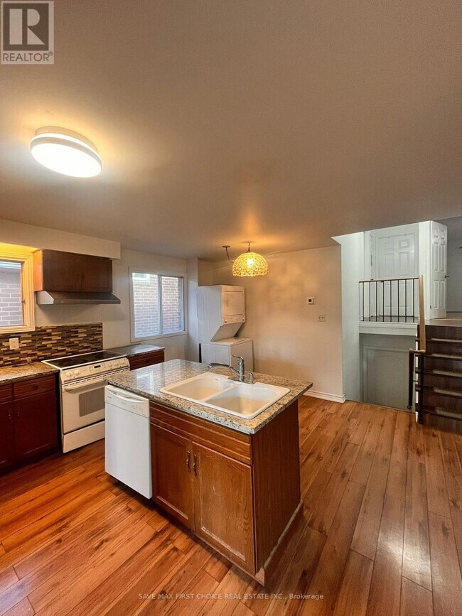 Building Photo - 34 Tanager Square