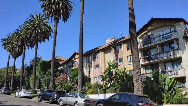 Building Photo - 1730 Camino Palmero St