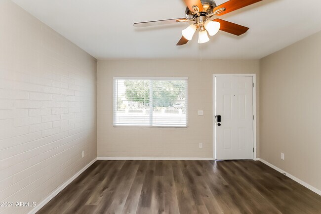 Foto del edificio - 541 E Hampton Ave
