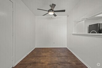 1BR, 1BA - 690SF A Dinning Room - Stone Canyon