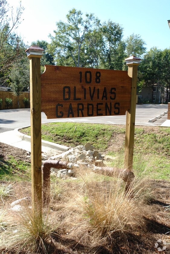  - 108 Hawkins Rd