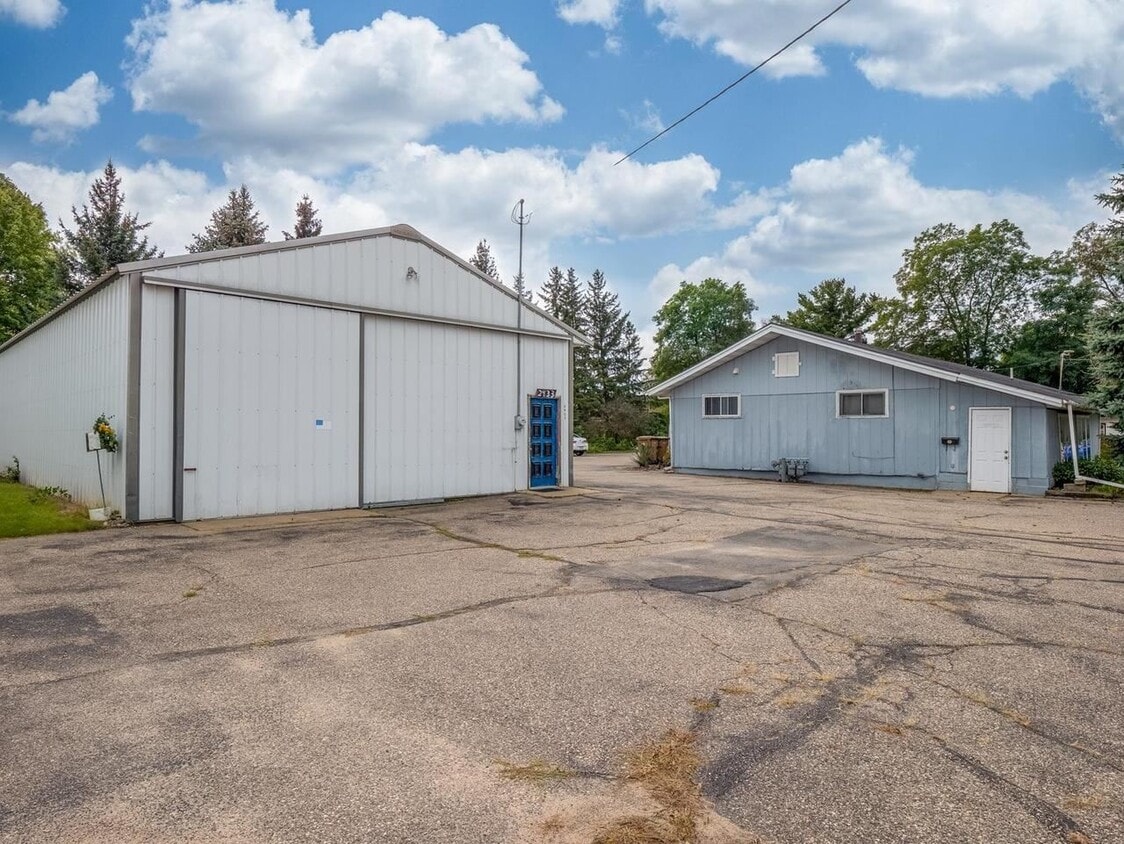Building Photo - 2425 Patch St