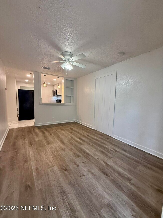 Building Photo - 9554 Ridge Blvd