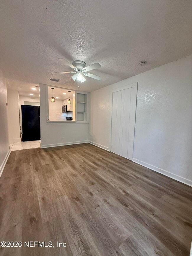 Foto del edificio - 9554 Ridge Blvd