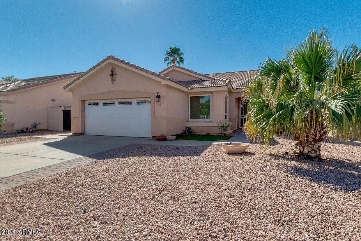 Primary Photo - 1331 W Armstrong Way