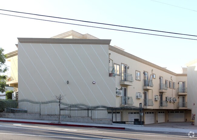 Building Photo - Monterey Apts